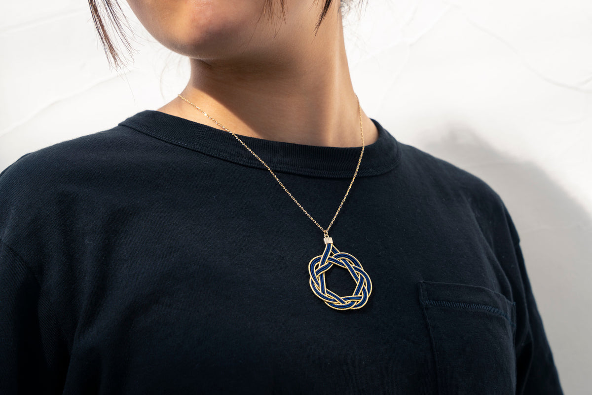 Mizuhiki Necklace – Aioi Knot / Gold & Navy
