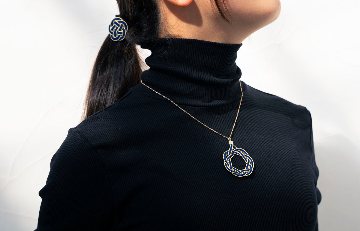 Mizuhiki Necklace – Aioi Knot / Gold & Navy