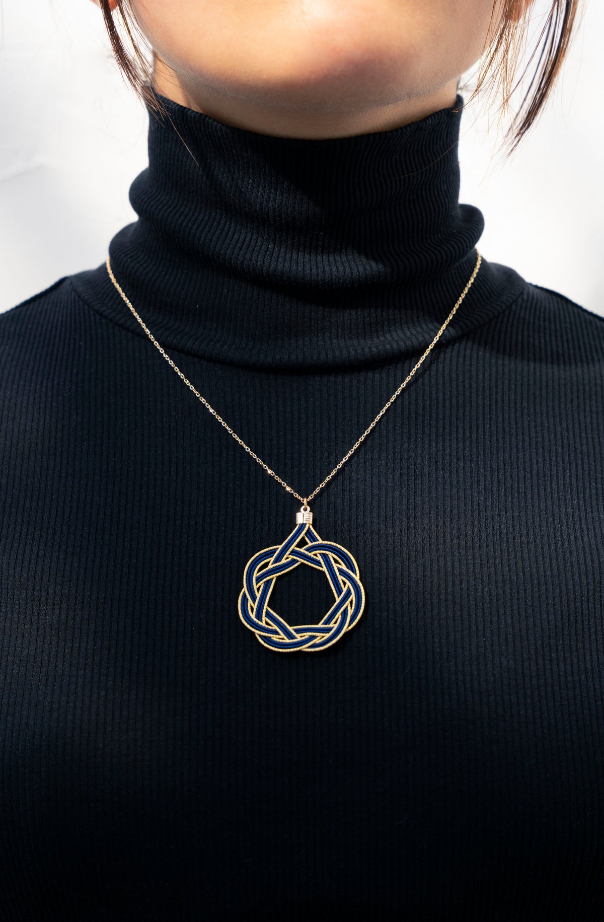 Mizuhiki Necklace – Aioi Knot / Gold & Navy
