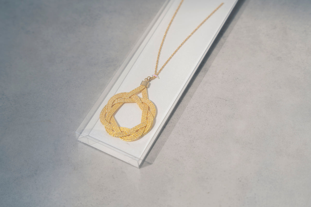 Mizuhiki Necklace – Aioi Knot / Gold