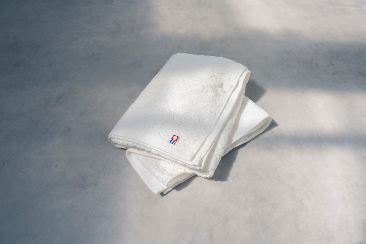 Imabari Bath Towel – Shippo Jacquard Weave / White, Gift Boxed