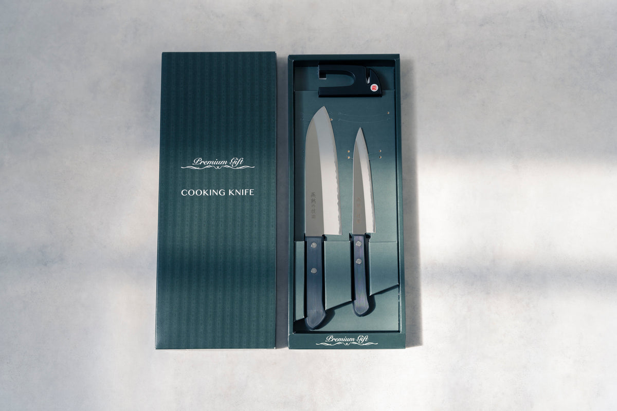Santoku & Petty Knife Set with Mini Sharpener – Tsubame-Sanjo, Japan